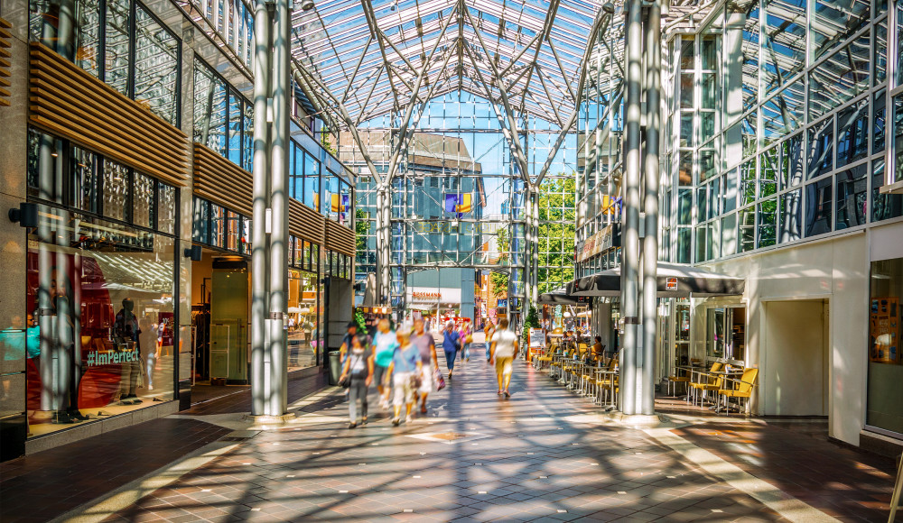 © Pavel Dudek_Alamy2EB0DCH | LLOYD PASSAGE  | 